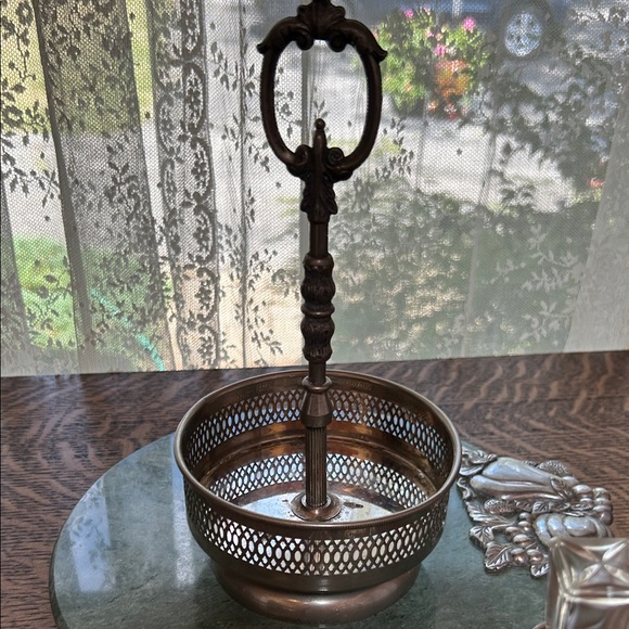 Wales of Sheffield Vintage Silverplate Cut Glass Cruet Set Made in Italy - Picture 10 of 16